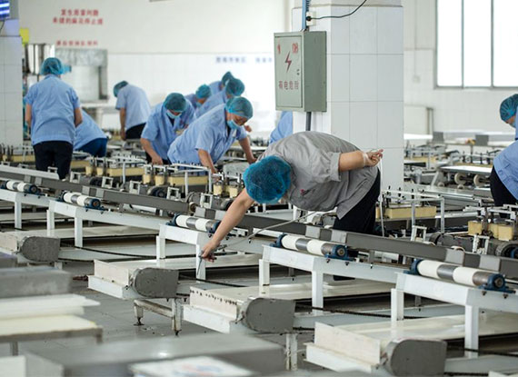 用技術(shù)贏得市場(chǎng)、以服務(wù)贏得客戶、用誠(chéng)信贏得口碑